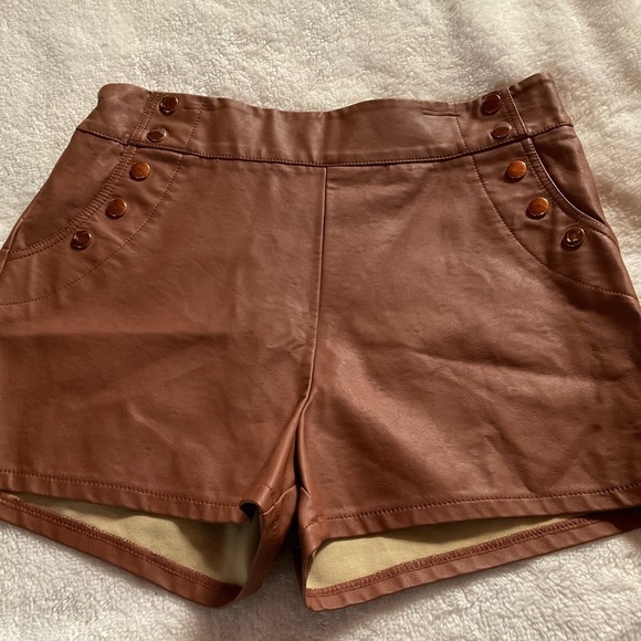 Haute Monde Pants - Haute Monde PU Shorts Size L